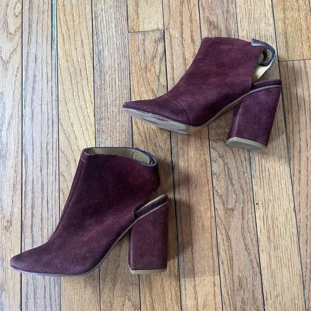 A Détacher Burgundy Suede Ankle Booties – Size 6
